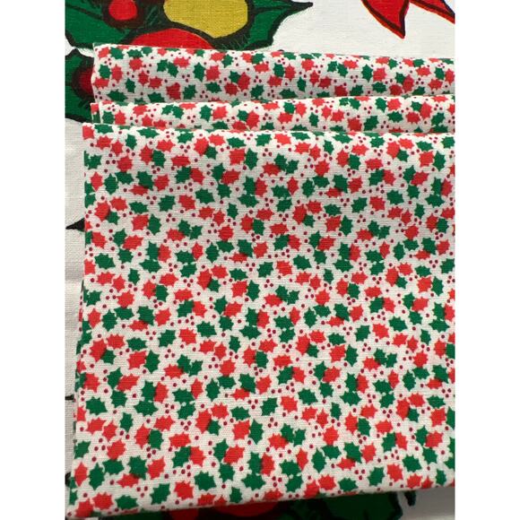 Red Holly Christmas Cloth Napkins Set of 4 - Picture 4 of 6